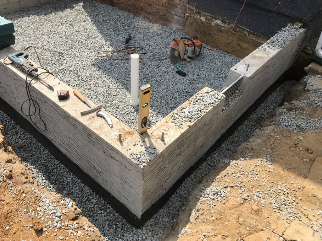blocks, foundations, crawlspace (104)
