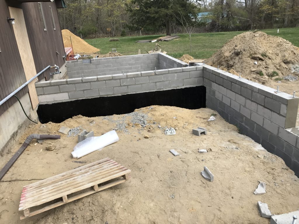 blocks, foundations, crawlspace (110)