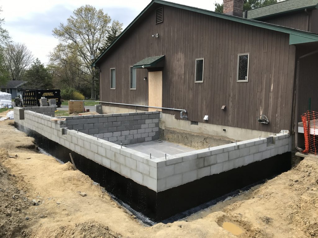 blocks, foundations, crawlspace (111)